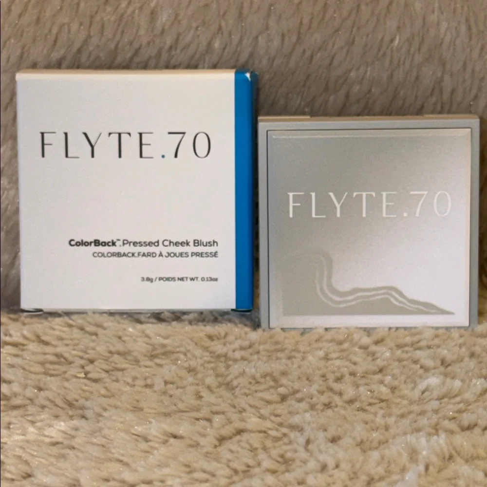 FLYTE.70 ColorBack.Pressed Cheek Blush
